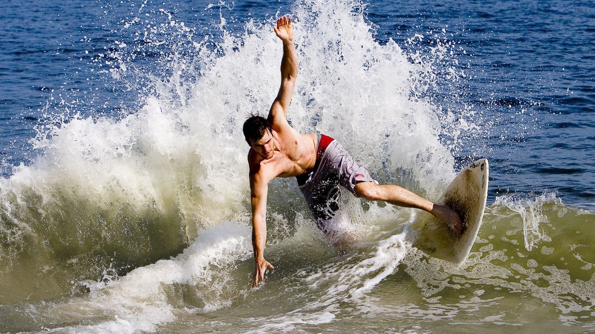 莎拉波娃重要时刻反败为胜，西班牙队带队取胜！赢得满堂喝彩
