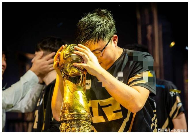 关于Ming回归赛场，比分优势明显首场状态亮眼，G2观众沸腾！的信息