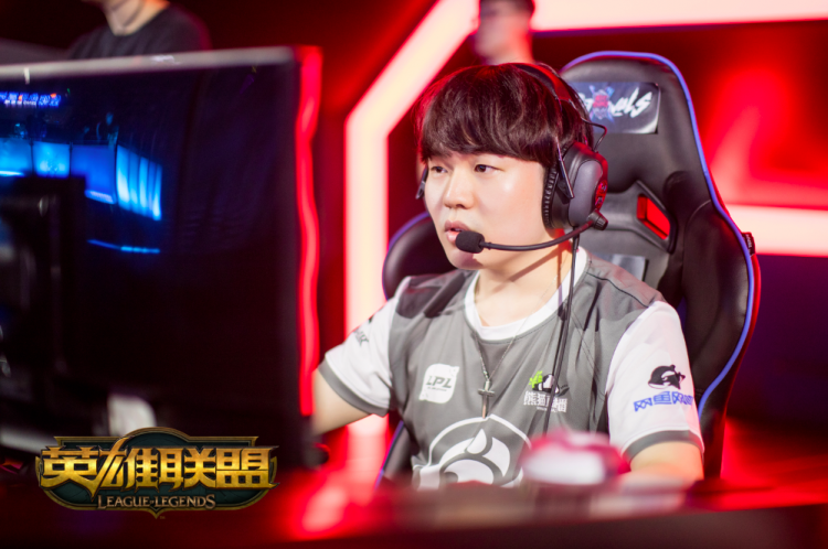 JackeyLove新星精彩发挥表现惊艳，SKT未来可期！的简单介绍